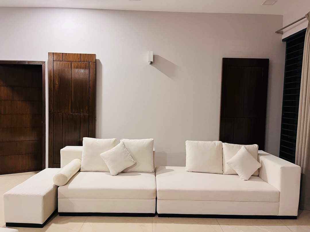 2023 Latest 3D White minimalist Sofa