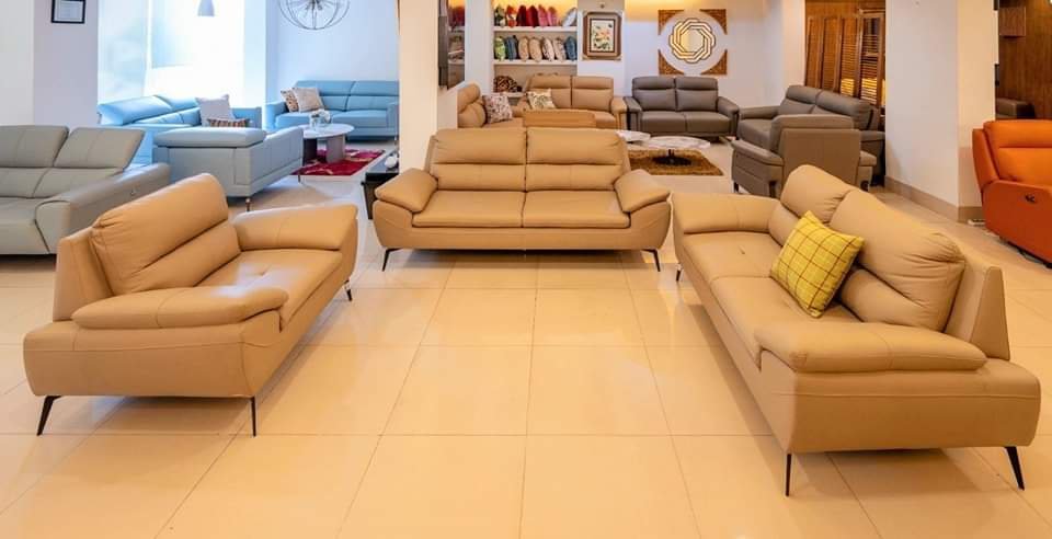 2023 Latest Brown Zolano Sofa - Image 2