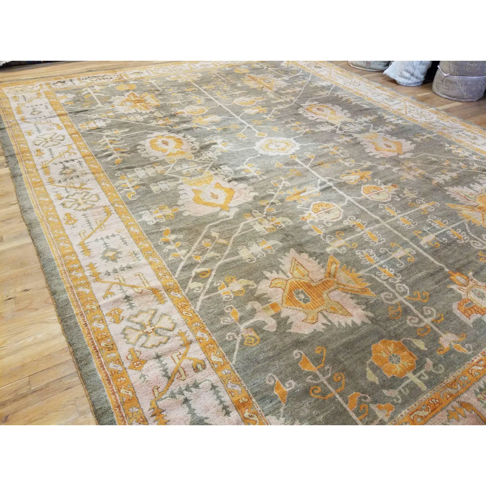 Antique oushak Ivory Grey Carpet
